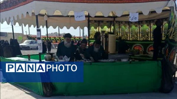 بازدید دانش‌آموزان دبیرستان علوم و معارف اسلامی صدرا از نمایشگاه حدیث غربت