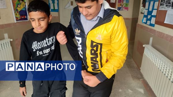 مانور زلزله در مدرسه محمد باقر بهزاد