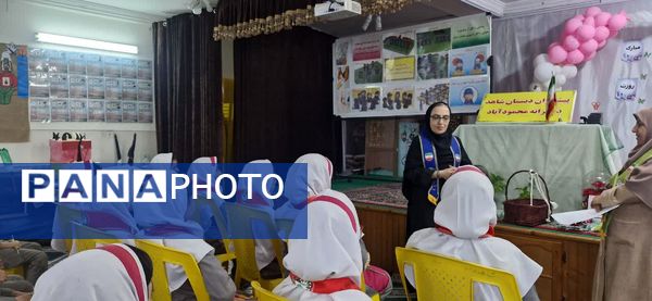 بازدید رئیس سازمان دانش‌آموزی از دبستان شاهد دختران