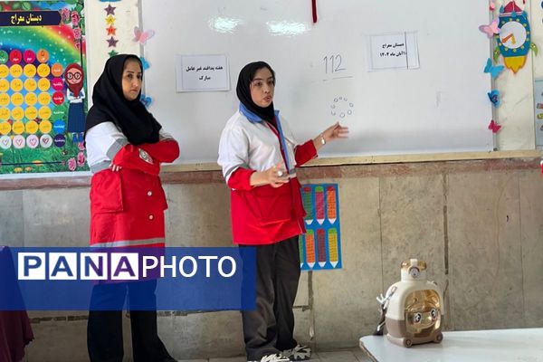 مانور تخلیه اضطراری و آمادگی برای لحظات بحرانی در مدرسه معراج بهارستان‌دو