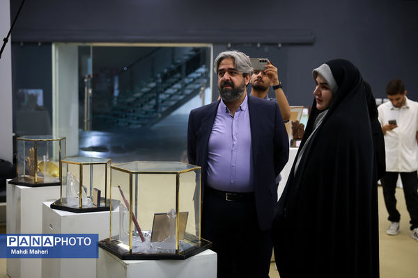 بازدید مدیرعامل خبرگزاری پانا از نمایشگاه «دست‌مریزاد»