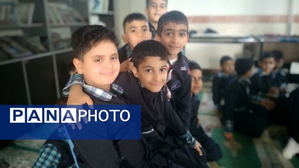 میزخدمت پزشکی رایگان برای دانش‌آموزان کم برخوردار درمدارس