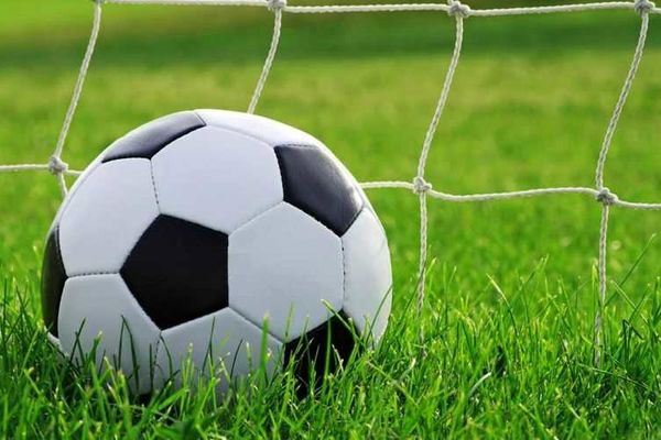 بانوان فوتبالیست ایران در اردوی تیم ملی پا به توپ می‌شوند