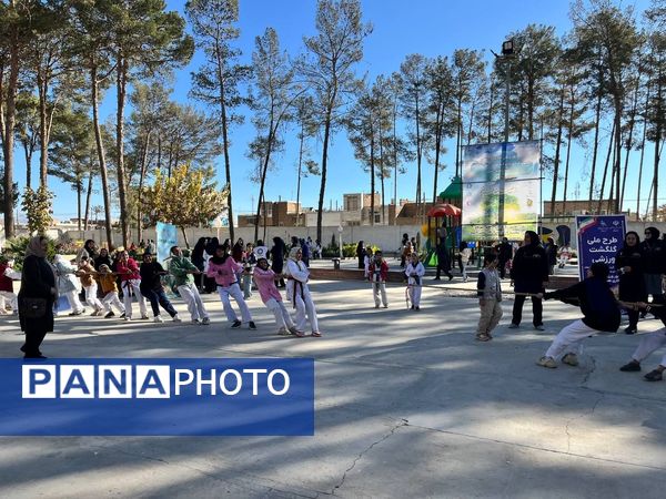 طرح ملی گلگشت ورزشی در شهرستان کاشمر