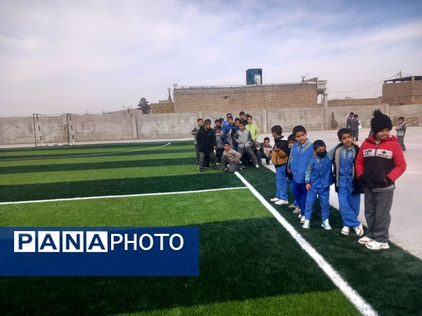 افتتاح زمین چمن مدرسه شهید غلامی خلیل آباد