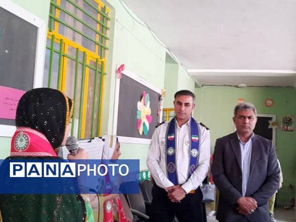 بازدید مدرس کشوری از فعالیت‌های سازمان دانش‌آموزی شهرستان میناب 