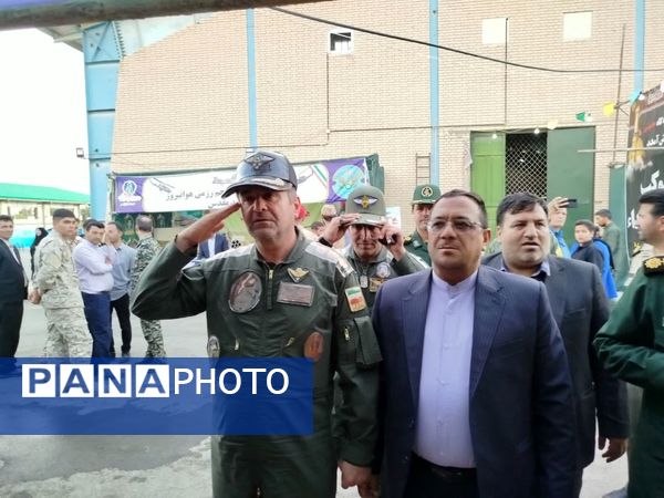 بازدید فرمانده پایگاه پنجم رزمی هوانیروز مشهد از دومین کنگره ملی شهید مدرس (ره) 