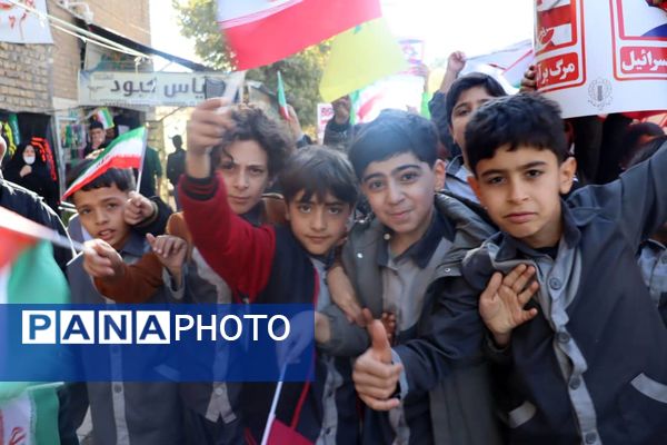 فریاد مرگ بر آمریکا در کوهدشت ؛ حماسه حضور دانش آموزان در سیزده آبان