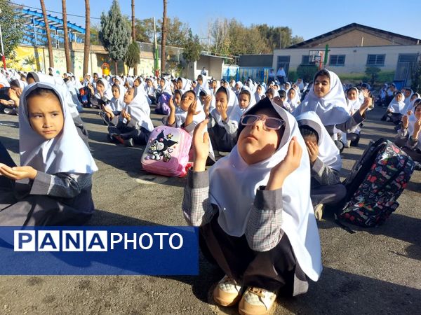 صبحگاه شاد مدارس دخترانه استان اصفهان در قالب طرح «نوجوان شاد ایرانی (نشا)»