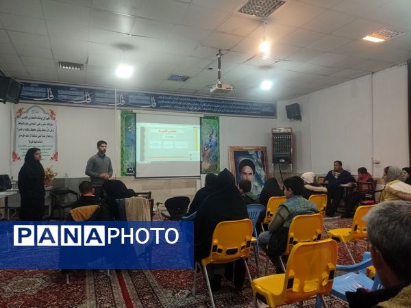 جلسات هم‌اندیشی دانش‌آموزان کانونی دردبیرستان امام خمینی کاشمر