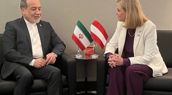 اعلام آمادگی اتریش برای مساعدت در ارتباط با حل و فصل پرونده هسته‌ای ایران
