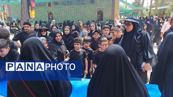 مواکب فرهنگی و پذیرایی در روز اربعین در امامزاده محروق و ابراهیم نیشابور 