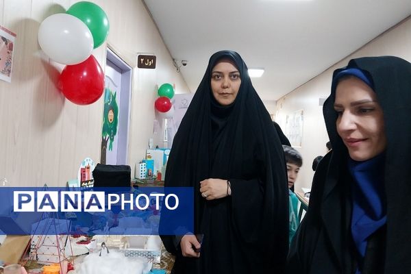 برپایی نمایشگاه طرح جابر ابن حیان در دبستان هیأت امنایی شهید قلنبر ناحیه دو شهرری 