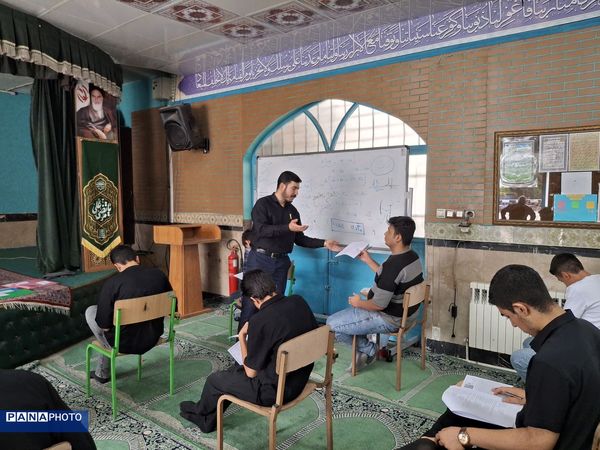 برگزاری آزمون میان پایه دبیرستان نمونه دولتی ۱۷ شهریور