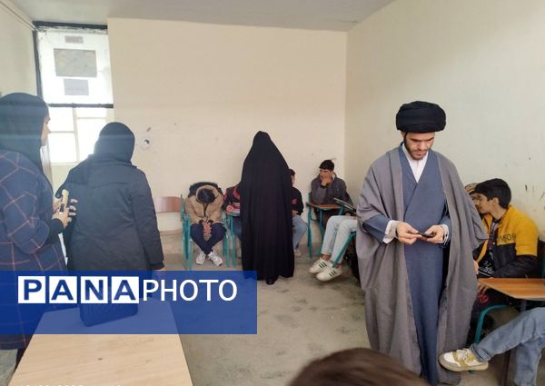 کارگاه آسیب‌شناسی موارد خاص در دبیرستان شهید مصطفی خمینی شیروان
