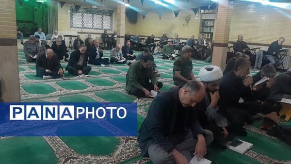 احیای نوزدهمین شب‌ ماه رمضان در مسجد امام صادق (ع) با حضور پرشور مردم کرج
