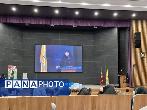 اجتماع بزرگ دانشآموزان بسیجی در هفته بسیج