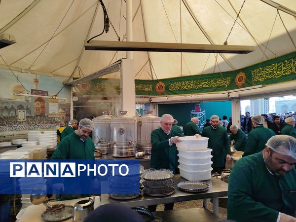 چراغانی دل‌ها در جوار بارگاه رضوی به مناسبت میلاد مولای متقیان  