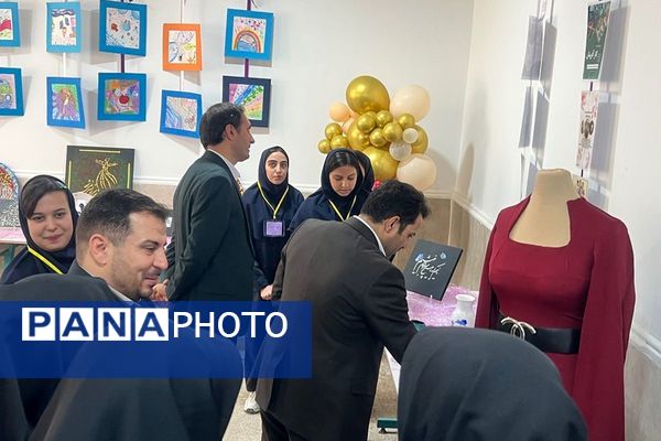 جشنواره‌ هفته‌ مشاغل‌ در هنرستان‌ کارآفرینان بهارستان۲