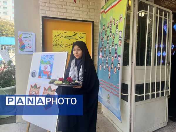مراسم باشکوه زنگ ایثار و مقاومت در مدرسه شاهد تکتم ناحیه ۳