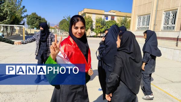 برگزاری المپیاد ورزشی به مناسبت هفته تربیت بدنی در مدرسه نمونه دولتی ۹ دی یاسوج