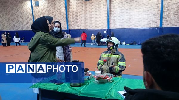  برگزاری اولین جشنواره علمی ،مهارتی و آموزشی ویژه مراقبین سلامت در ناحیه ۲کرج 