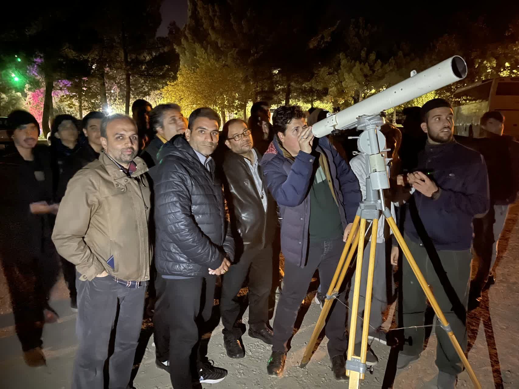 رصد ستارگان دانش آموزان دبیرستان شاهد ابوذر غفاری