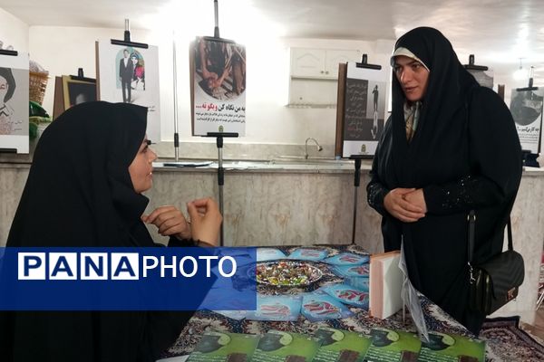 بازدید مردم نصیرشهر از نمایشگاه پیشگیری از آسیب‌های اجتماعی و ترک اعتیاد
