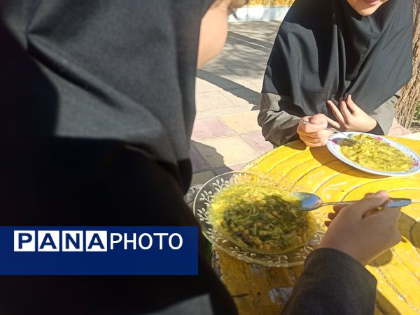 پذیرایی از دانش آموزان دبیرستان نمونه اندیشه با صبحانه گرم 