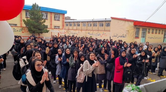 شروع سال تحصیلی با طنین زنگ مهر و عطر خاطرات مدرسه توحید اهر