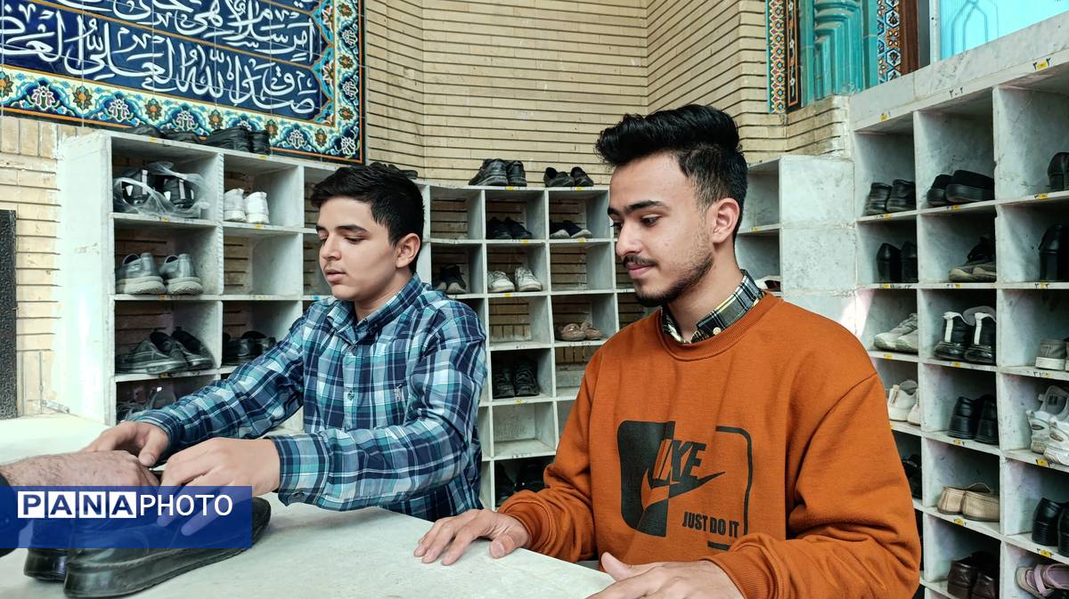 فعالیت دانش آموزان در جلسه انجمن اولیا و مربیان دبیرستان پسرانه متوسطه اول عبدالحسین قفلی