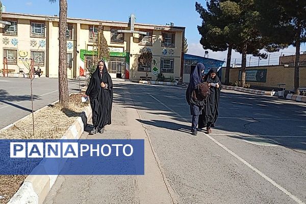 ارائه بیلان ترم اول و عملکرد تحصیلی دانش‌آموزان دبیرستان شهید مجید دهنوی نیشابور