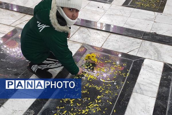 اجرای طرح «لاله‌های روشن» در دبستان شهید نوروزعلی حسینی