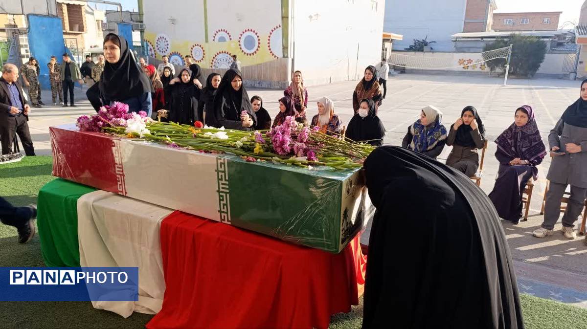 طنین سلام دانش‌آموزان بندرترکمن به شهدای خوشنام