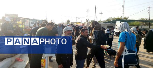 قدم‌های عاشقی در مسیر اربعین