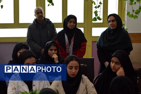 برای اولین‌بار؛ برگزاری کافه ۵۷ در دبیرستان‌ نمونه دولتی ولایت بهارستان‌دو