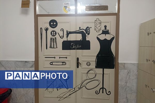 بازدید دانش‌آموزان دبیرستان شاهد شهید حمامی ناحیه۶ از رشته‌ها و فضای هنرستان