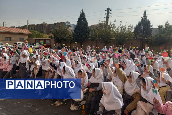 دبستان شاهد فاطمه زهرا(س) در سوگ مادر