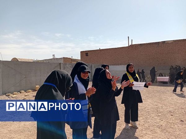 اجرای برنامه‌های ورزشی شاد و مهیج در مدرسه مادرمهربان خلیل آباد
