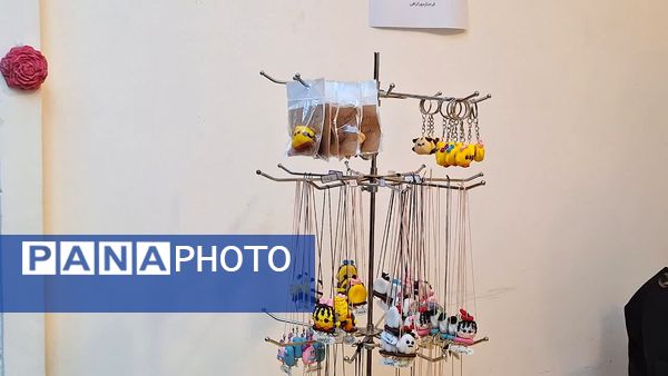 برگزاری نمایشگاه صنایع دستی دختران ساوجی در عمارت صالحی