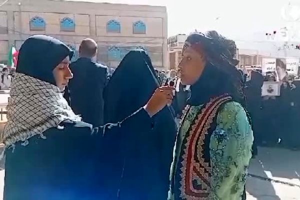 از کلاس تا میدان؛ حضور پررنگ دانش‌آموزان ایرانی در راهپیمایی ۱۳ آبان