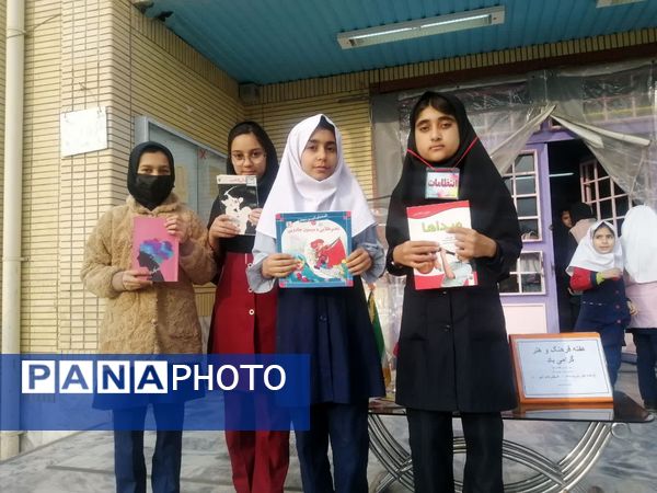 گرامیداشت هفته فرهنگ و هنر در دبستان تکتم کاشمر