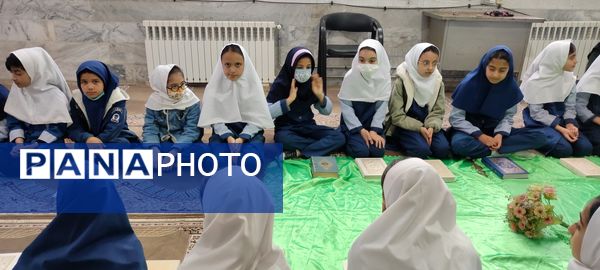 محفل انس با قرآن در ماه مبارک رمضان در مدرسه شهید خاقانی شیروان