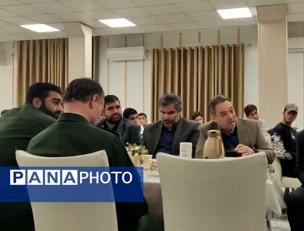 گفتگوی صمیمانه فرماندهان واحد های بسیج دانش آموزی