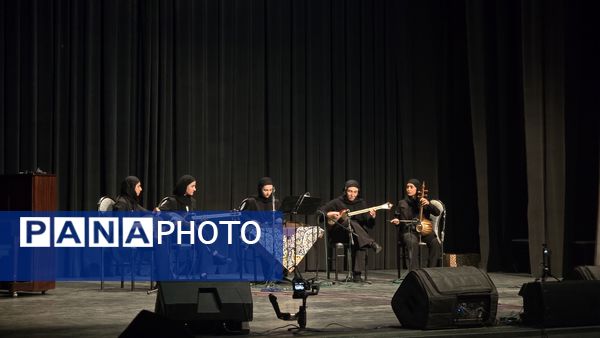 تقدیر و تجلیل از ستارگان درخشان هنرستان هنرهای زیبای اصفهان