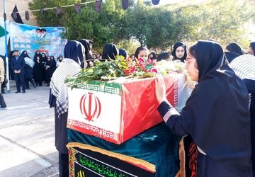 تشیع پیکر پاک شهید گمنام در دبیرستان شاهد شهر دهلران 