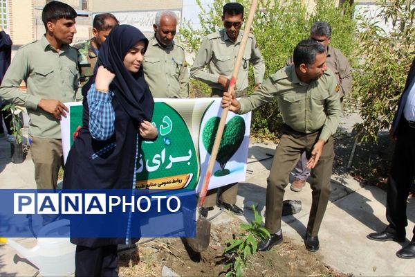 نواختن زنگ بازگشایی مدارس همزمان با سراسر کشور در رودان 