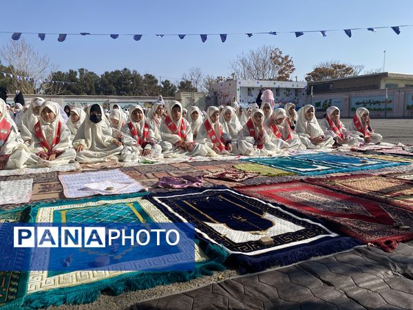 آسمان باخرز به امید رحمت؛ نماز باران با حضور دانش‌آموزان و مسئولان اقامه شد
