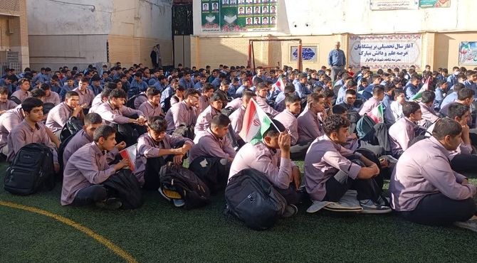 آغاز سال تحصیلی با حضور پرشور دانش‌ آموزان دبیرستان شاهد ذوالانوار

