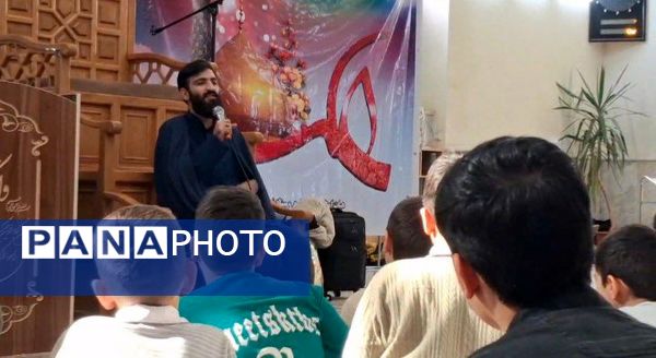 اعتکاف دانش آموزی در کاشمر